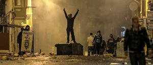 Auf den Straßen der Türkei kommt es wie hier in Istanbul immer wieder zu brutalen Zusammenstößen.