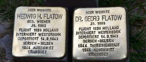 In Zehlendorf wird am 70. Todestag, dem 12. Oktober 2014, mit der Verlegung von Stolpersteinen vor ihrem damaligen Wohnhaus in der Niklasstraße 5 an die Flatows erinnert.