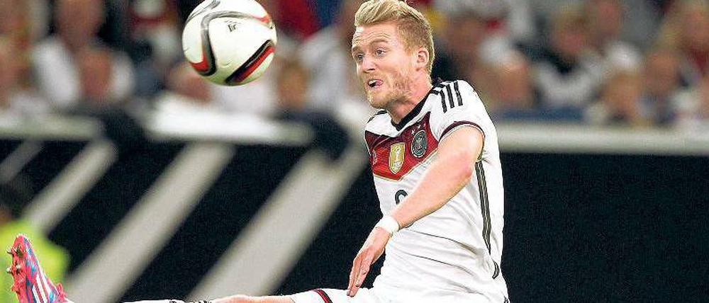 André Schürrle, 23, spielt in der zweiten Saison für den englischen Erstligisten FC Chelsea. Bei der WM erzielte er drei Treffer, zwei davon im legendären Halbfinale gegen Gastgeber Brasilien. Im Finale bereitete er den Siegtreffer von Mario Götze vor.