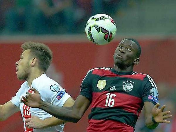 Mit Antonio Rüdiger (rechts), Profi beim VfB Stuttgart, hier im Spiel der deutschen Nationalmannschaft gegen Polen, hat Alexander Kwasny bei Tasmania 73 von der D- bis zur B-Jugend zusammengespielt.