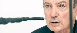 Ist die spitz. In der Dokufiktion „Arteholic“ betrachtet der Kunstmaniac Udo Kier auch Giacomettis Skulptur „Die Nase“ im Kölner Museum Ludwig. 