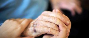 Der Pflegeberuf soll attraktiver werden.