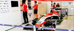 Stillleben. Das Auto von Jules Bianchi wird an der Strecke von Sotschi gerade nur noch ausgestellt.