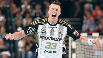 Alltäglicher Jubel. Dominik Klein und der THW Kiel gewannen neun der letzten zehn nationalen Meistertitel im Handball. Heute spielen die Kieler bei den Füchsen Berlin.