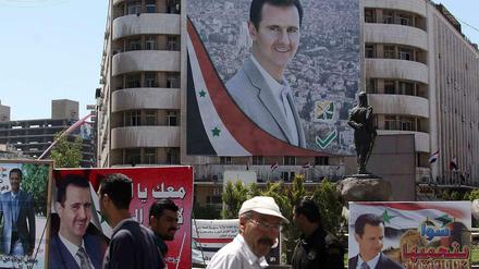 Gute Miene zum bösen Spiel. Der syrische Machthaber Baschar al Assad hat Giftgas gegen die Bevölkerung eingesetzt. Kamen einige Zutaten für das Gas aus Deutschland?