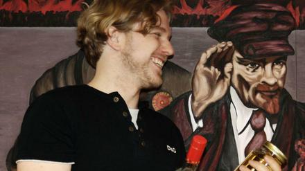 Neben Revolutiondrinks verkauft Mirko Bode auch sein eigenes Bier "Roter Oktober".