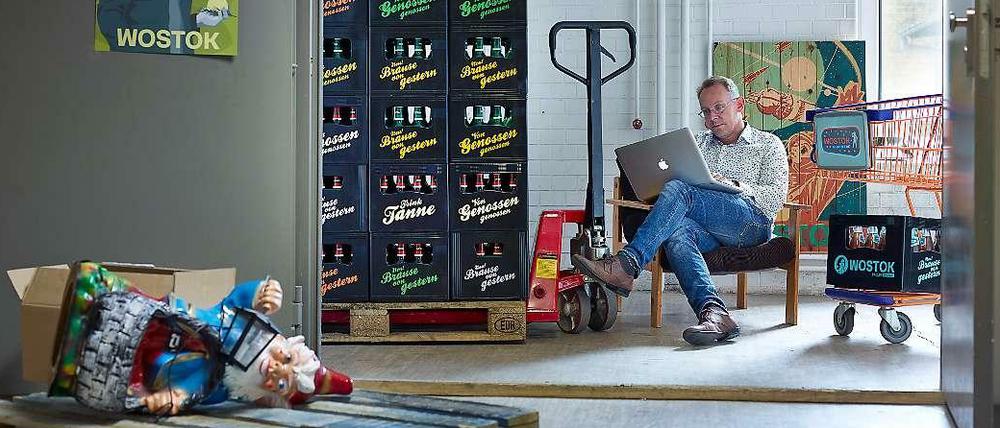 Der Mann hinter der Wostok-Limonade, Joris van Velzen in seinem Büro.
