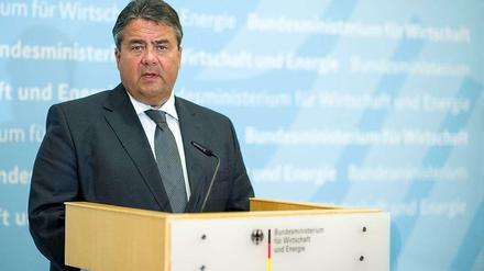Kein Optimist: Wirtschaftsminister Sigmar Gabriel richtet sich bei seiner neuen Konjunkturprognose nach seinen Wirtschaftsberatern. 