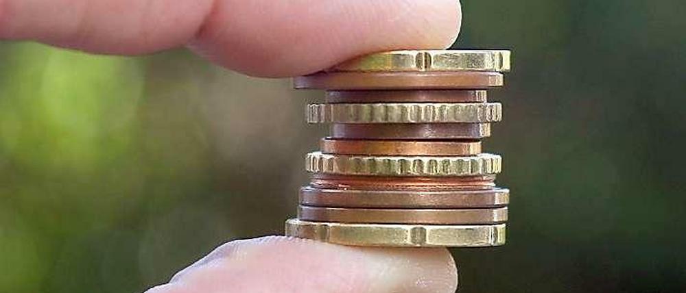 Die Verbraucher halten ihr Geld zurück.