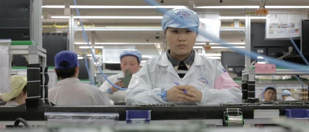 Die Filmautoren auf kapitalistischer Spurensuche: Am chinesischen Fließband.