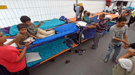 Immer mehr Menschen fliehen vor Krieg und Verfolgung nach Deutschland. Die Zustände in den Flüchtlingsheimen sind teilweise unhaltbar.