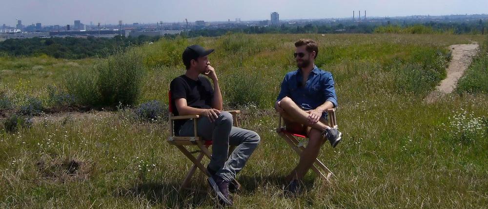 Made in Berlin-Moderator Chris Guse mit „Paul Camper“-Gründer Dirk Fehse (rechts). Fehse war früher Wirtschaftsprüfer. Dann hat er eine Internetplattform gegründet, die private Camper und Wohnmobile an Reisewillige vermittelt.