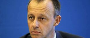 Ein Mann, der Säle füllen kann. Friedrich Merz, der Erfinder der Steuererklärung auf dem Bierdeckel, hat in der CDU noch immer glühende Verehrer. 