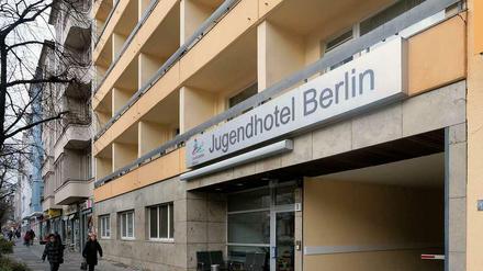 Umgewidmet. Eines der Flüchtlingsheime im Bezirk gibt es seit Dezember 2013 im früheren Hotel der Sportjugend Berlin am Kaiserdamm.