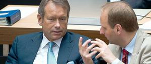 Die Streithähne von der ersten Bank. Finanzsenator Nußbaum und Justizsenator Heilmann haben was zu klären.