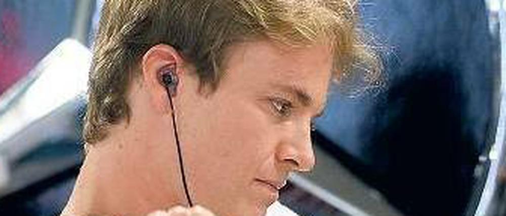In sich gekehrt. In letzter Zeit zeigt sich der einst so eloquente Nico Rosberg zusehends schmallippig und reserviert.