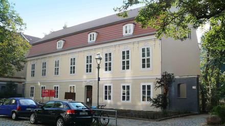 Wie geht's weiter mit dem Schoeler-Schlösschen? Darüber spricht Stadträtin Dagmar König bei der Führung.  