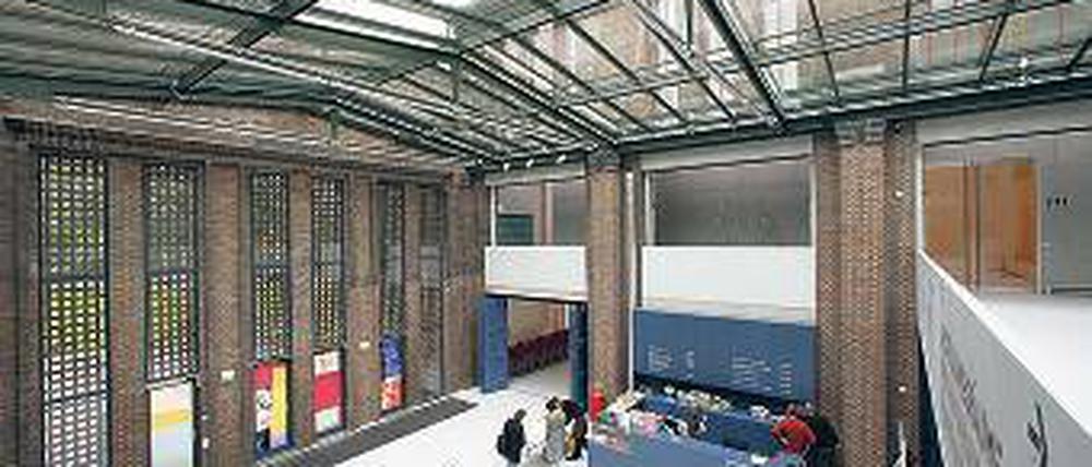 Lichte Verhältnisse. Im ehemaligen Dieselkraftwerk in Cottbus kommt seit Jahren Kunst zur Geltung.