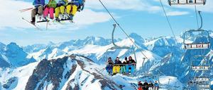 Die Welt ist schön, besonders wenn man über dem Schnee der Alpen schwebt. 