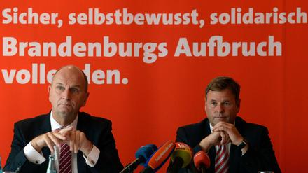 Linke Sache. Über die Koalition mit der SPD von Dietmar Woidke (links) entscheidet nun die Partei von Christian Görke. 