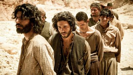 Der höchstsubventionierte deutsche Produktion 2012: Fatih Akins "The Cut" wurde mit 5, 75 Millionen Euro unterstützt. Hier Nazaret (Tahar Rahim, zweiter von links) in der Wüste mit anderen verschleppten Armeniern.