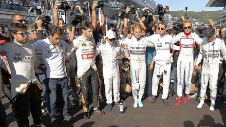 Die Formel-1-Fahrer dachten vor dem Rennen in Sotschi an ihren gegen den Tod kämpfenden Kollegen Jules Bianchi.