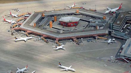 Streik am Flughafen Tegel.