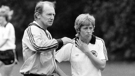 Gero Bisanz mit Co-Trainerin Anne Trabant.