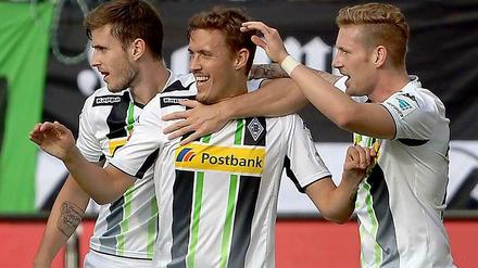 Nationalstürmer Max Kruse (m.) war gegen Hannover 96 zwei Mal erfolgreich.