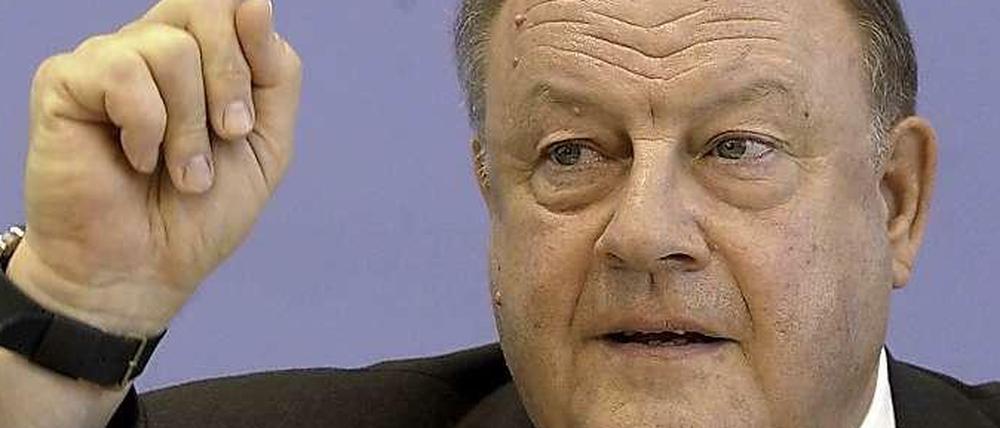 Ein Porträtfoto von Klaus Landfried.