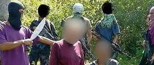 Ein Video, aufgenommen im August, soll die beiden Deutschen und ihre Entführer zeigen.
