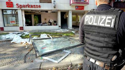 Die Beute des Sparkassenüberfalls von Mariendorf 2014 soll zum Kauf von Immobilien verwendet worden sein.