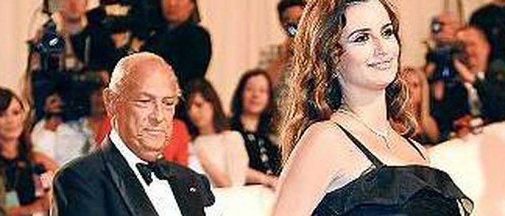 Herrscher des roten Teppichs. Oscar de la Renta mit Penélope Cruz. 