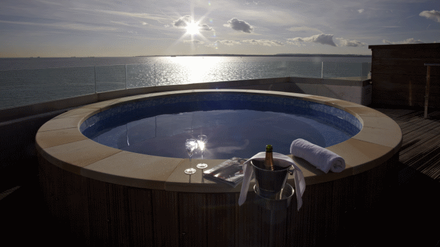 Definitiv ein unvergessliches Erlebnis: der Urlaub im luxuriösen Spitbank Fort, dem Hotel auf einer schwimmenden Militärinsel. 