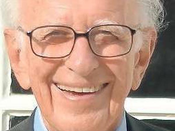 Der Hirnforscher Eric Kandel untersuchte Nervenzellen der Meeresschnecke Aplysia und entdeckte Grundlagen der Gedächtnisbildung. 2000 bekam er für diese Arbeiten den Nobelpreis.