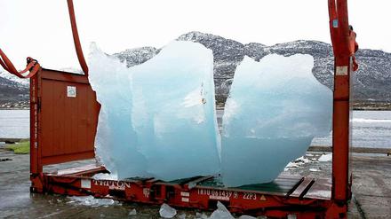 Das Eis brechen: Im Fall solcher Größenordnung wahrlich keine Kleinigkeit. Eliassons Eisblöcke auf dem Weg nach Kopenhagen