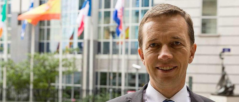 AfD-Chef Bernd Lucke vor dem Europaparlament in Brüssel.