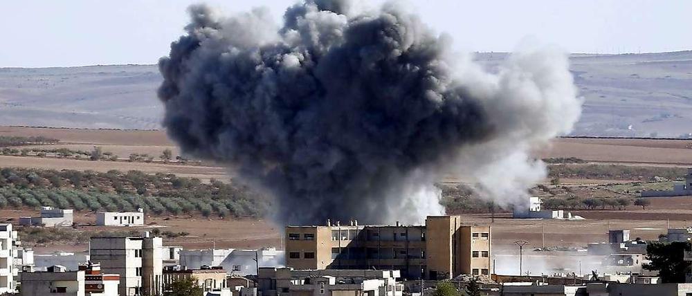 Die Kurden halten weiter die von dem IS belagerten Stadt Kobane.