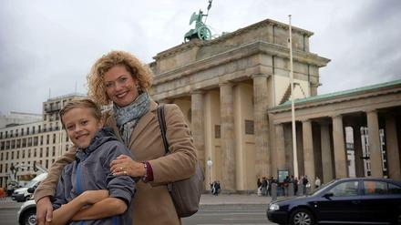 Simone Flöttmann arbeitete während des Mauerfalls im Krankenhaus. Als sie und ihre Kollegen vom Ereignis erfuhren, rannten sie gemeinsam zur Mauer. 