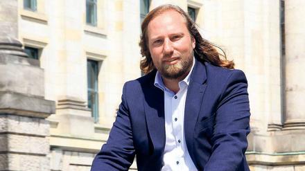 Mir san mim Radl do. Als Fraktionsvorsitzender hat Anton Hofreiter Anspruch auf die Fahrbereitschaft des Bundestags. Er fährt jedoch lieber Rad.