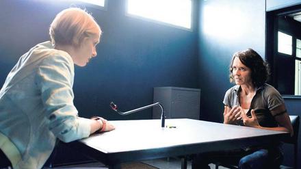 Weil Kollege Kopper im Urlaub ist, wird Lena Odenthal (Ulrike Folkerts, re.) die Fallanalytikerin Johanna Stern (Lisa Bitter) zugeteilt. Das gefällt der Kommissarin gar nicht.