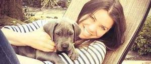 Ein Bild aus einer glücklichen Zeit: Brittany Maynard Ende 2013 zusammen mit ihrem Hund Charlie. 