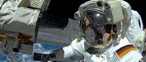 Der deutsche Astronaut Alexander Gerst bei Außenarbeiten an der Internationalen Raumstation ISS.