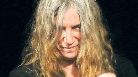Freundinnen. Patti Smith sprach in der Volksbühne Verse ihrer verstorbenen Sängerkollegin Nico.