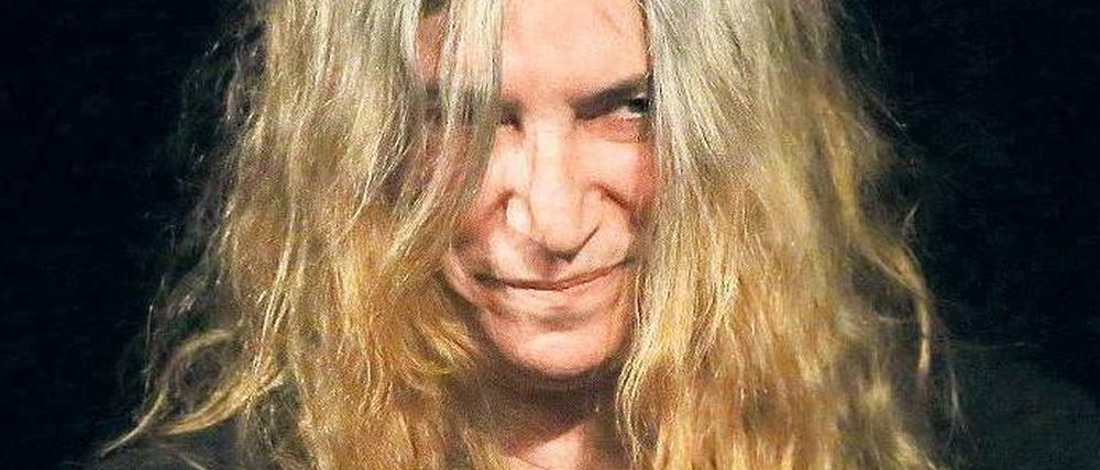 Freundinnen. Patti Smith sprach in der Volksbühne Verse ihrer verstorbenen Sängerkollegin Nico.