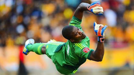 Der Fliegende. Der südafrikanische Nationaltorwart Senzo Meyiwa stand noch am Samstag im Tor seines Vereins Orlando Pirates in Soweto. Am Sonntag wurde er erschossen.