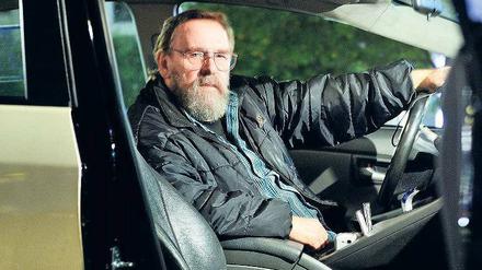 Schwer, ihm eine Bitte zu versagen. Hans-Jürgen Watzlawek vor seiner nächtlichen Tour.