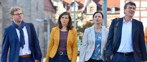 Die Verhandlungsgruppe von Bündnis 90/Die Grünen mit Dirk Adams (l-r), Katrin Göring-Eckardt, Anja Siegesmund und Dieter Lauinger 