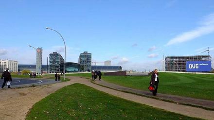 Noch sind um den Hauptbahnhof jede Menge freie Flächen zu sehen, doch wird das nicht lange so bleiben. Hier, auf der südlichen Bahnhofsseite, entsteht ein riesiges neues Stadtviertel.