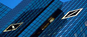 Die Deutsche Bank hat viel Geld für Rechtstreitigkeiten um Zins- und Devisenmanipulationen zurückgestellt.